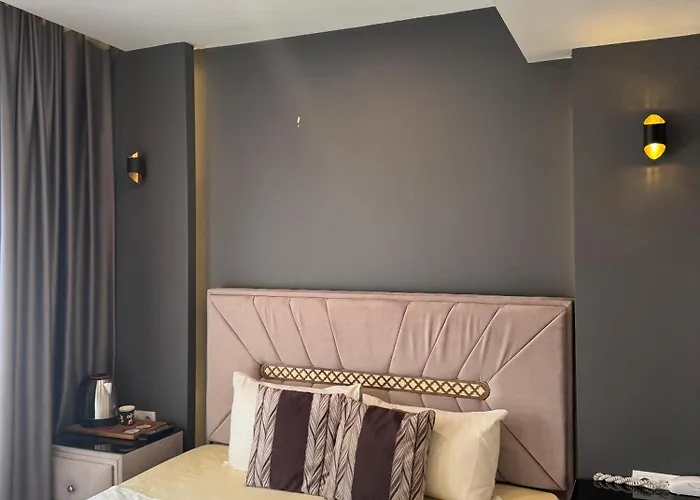 Guler Rooftop Hotel *