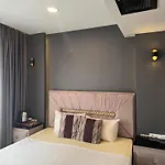 Guler Rooftop Hotel *