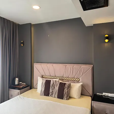 Guler Rooftop Hotel *